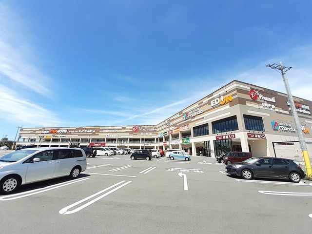 近くのビバホーム美原南インター店まで883m(徒歩12分)