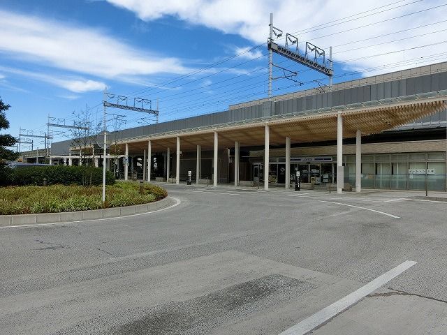 近くのJR草薙駅まで1,100m(徒歩14分)