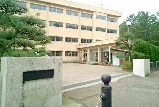近くの市立青山小学校まで1,450m(徒歩19分)