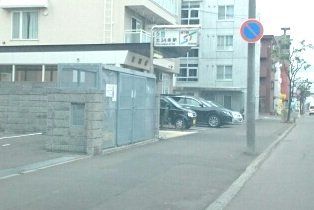 近くの北34条駅まで1,170m（徒歩15分）