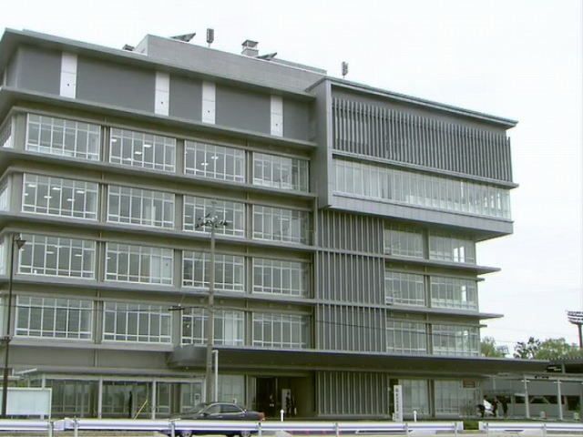 近くの射水市役所まで750m（徒歩10分）
