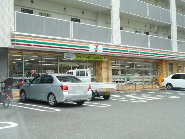 近くのセブンイレブングランシップ前店まで600m(徒歩8分)