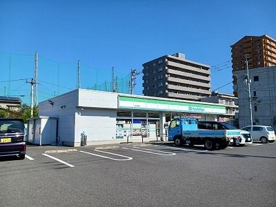 近くのコンビニまで650m（徒歩9分）