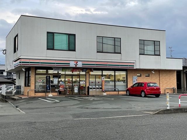 近くのセブンイレブン沼山津４丁目店まで400m（徒歩5分）