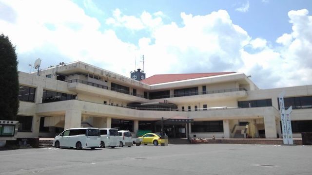 近くの中之条町役場まで950m（徒歩12分）