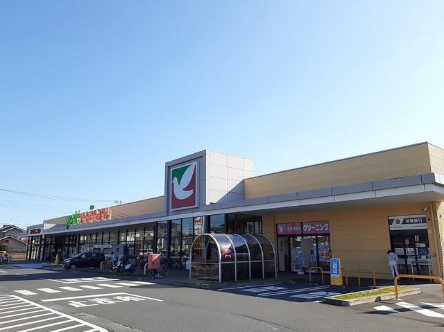 近くのヨークベニマル大成店まで750m（徒歩10分）