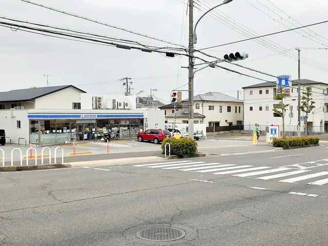 近くのローソン大町2丁目店まで650m（徒歩9分）