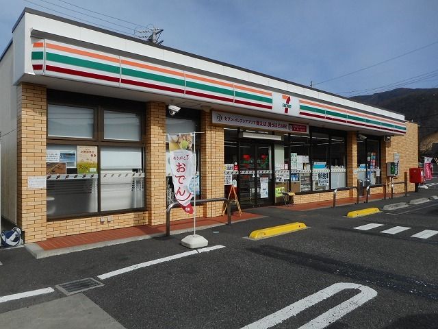 近くのコンビニまで1,000m（徒歩13分）