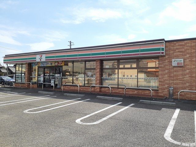 近くのセブンイレブン江南五明町天王店まで411m（徒歩6分）