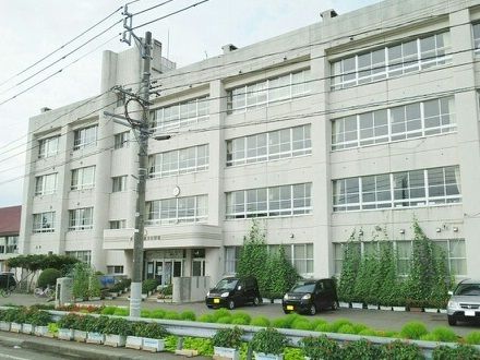 近くの前川小学校まで1,000m（徒歩13分）