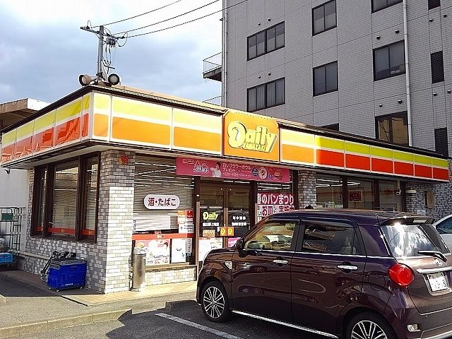 近くのデイリーヤマザキまで450m（徒歩6分）