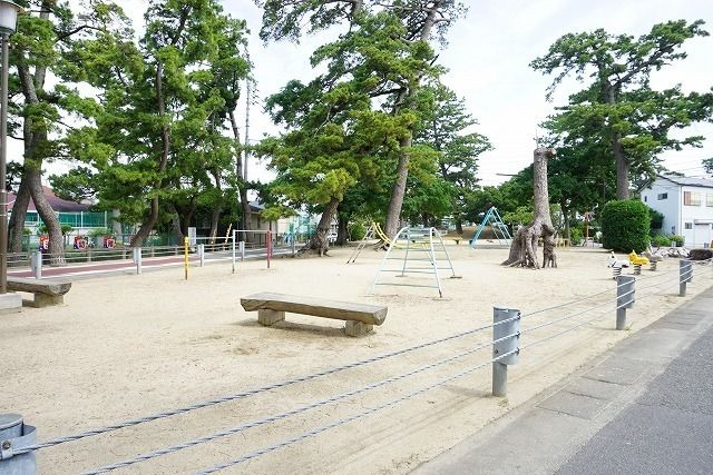 近くの沖洲公園まで400m（徒歩5分）