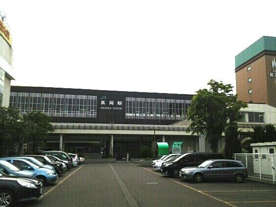 近くの長岡駅まで2,100m（徒歩27分）