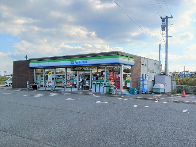 近くのコンビニまで1,000m（徒歩13分）