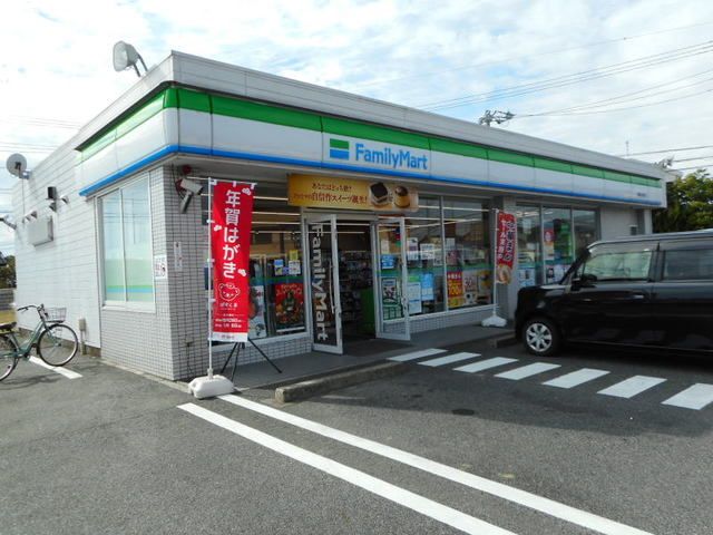 近くのコンビニまで400m（徒歩5分）