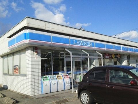 近くのローソン入善上野店まで750m（徒歩10分）