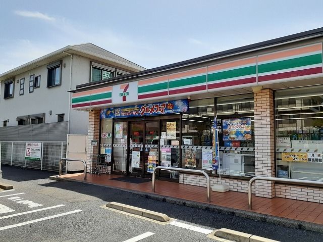 近くのセブンイレブンまで350m（徒歩5分）