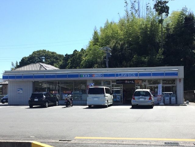 近くのローソン浜松富塚店まで700m（徒歩9分）