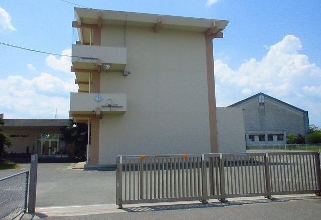 近くの千代田西部小学校まで2,300m（徒歩29分）