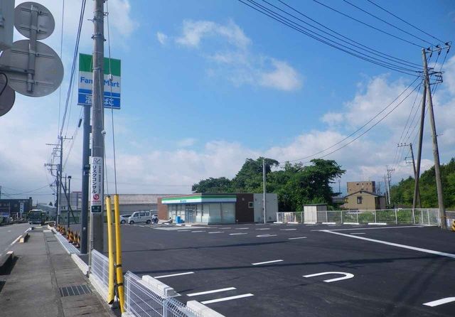 近くのコンビニまで750m（徒歩10分）