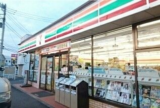 近くのセブンイレブンまで440m（徒歩6分）