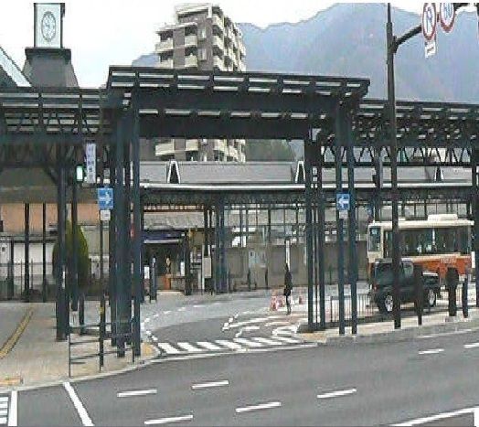 近くのJR可部駅まで1,300m(徒歩17分)