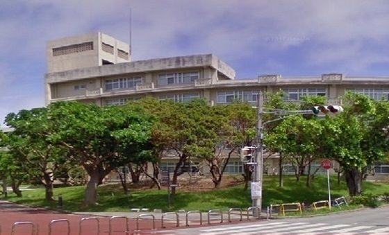 近くの琉球大学東口まで2,300m（徒歩29分）