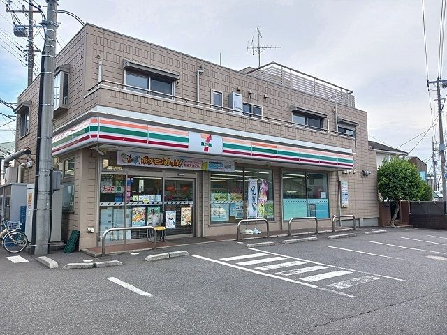 近くのセブンイレブンまで50m（徒歩1分）