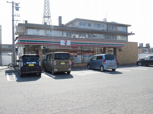 近くのセブンイレブン防府国衙店まで500m（徒歩7分）
