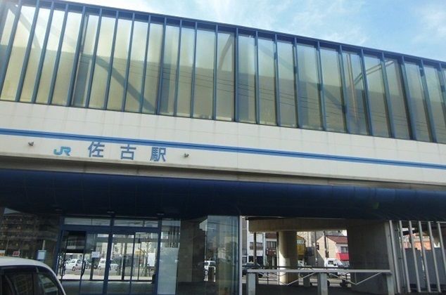 近くのＪＲ佐古駅まで990m（徒歩13分）