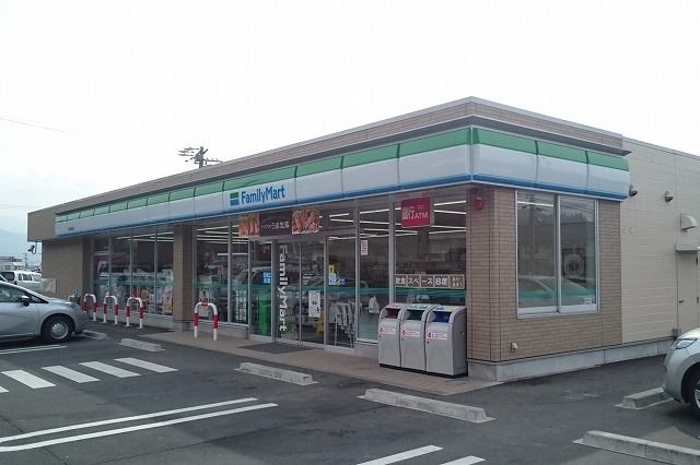 近くのファミリーマート　岡谷神明町店まで400m（徒歩5分）