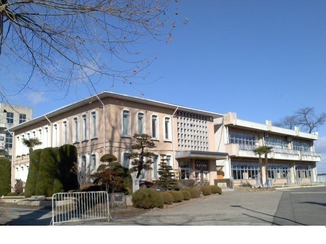 近くの油井小学校まで850m(徒歩11分)