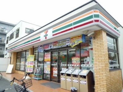 近くのセブンイレブン昭和町店まで800m（徒歩10分）