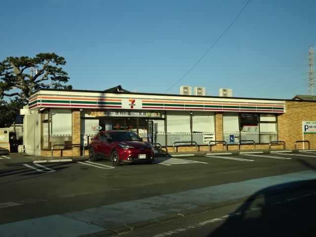 近くのセブンイレブン大住店まで410m(徒歩6分)