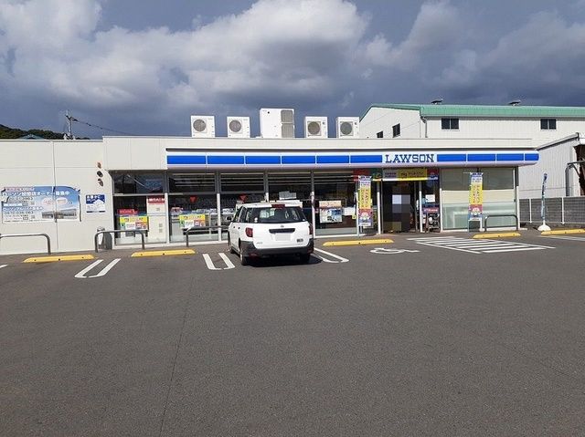 近くのローソン小山５丁目店まで400m（徒歩5分）