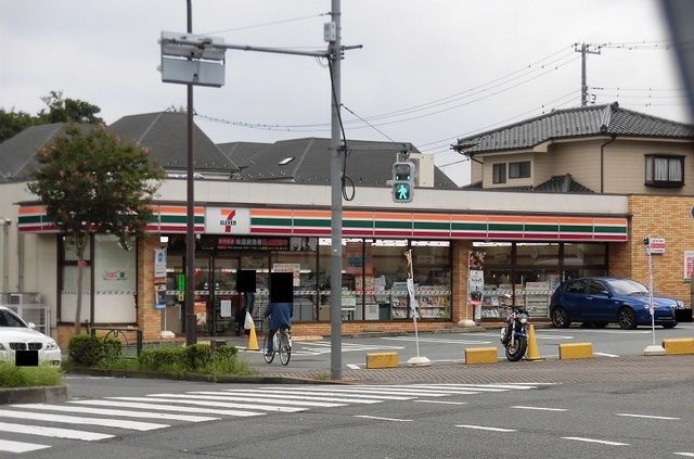 近くのコンビニまで650m（徒歩9分）