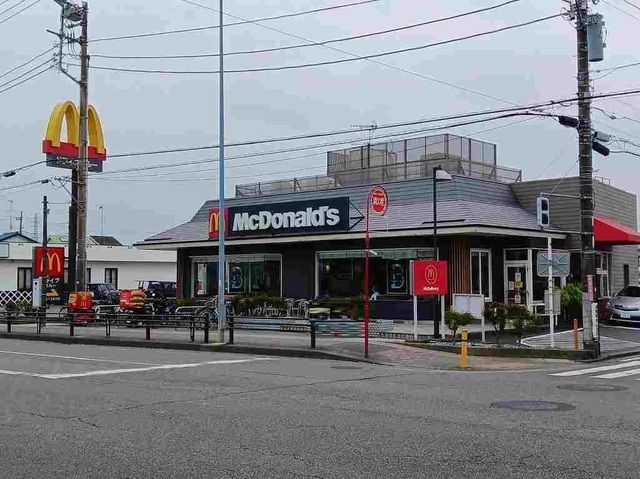 近くのマクドナルドまで350m（徒歩5分）