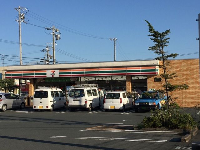 近くのセブンイレブン浜松下石田町店まで600m(徒歩8分)