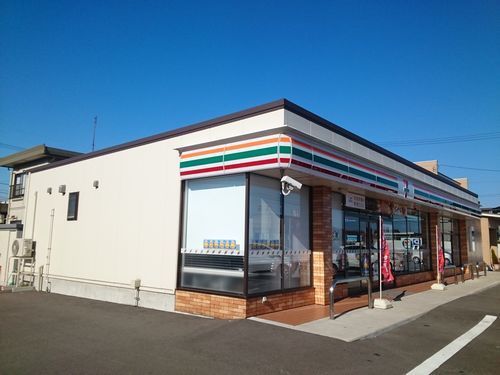 近くのセブンイレブン丸岡一本田福所店まで400m(徒歩5分)