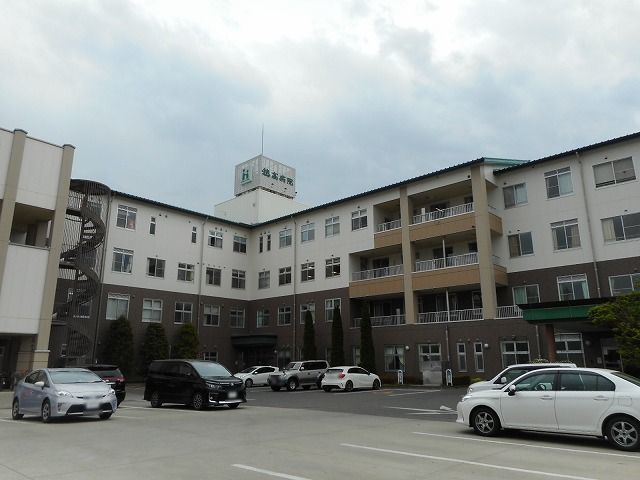 近くの穂高病院まで1,200m(徒歩15分)