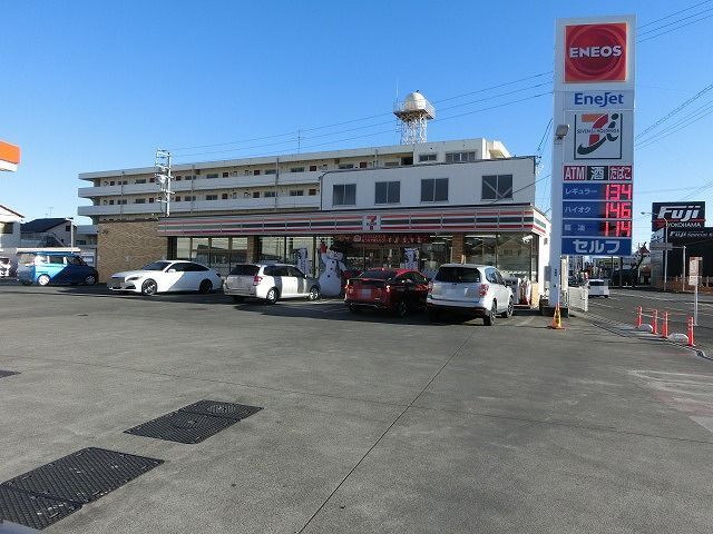 近くのセブンイレブン静岡東名インターまで550m(徒歩7分)
