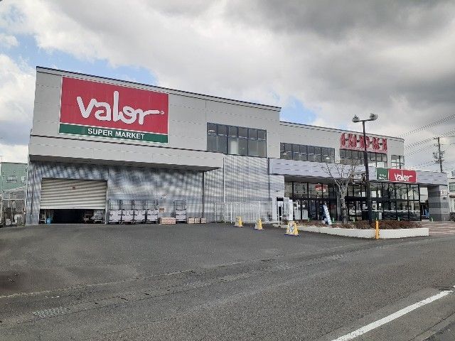 近くのバロー菊川店まで700m（徒歩9分）