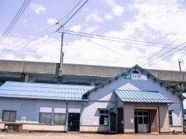 近くの北長岡駅まで1,470m（徒歩19分）