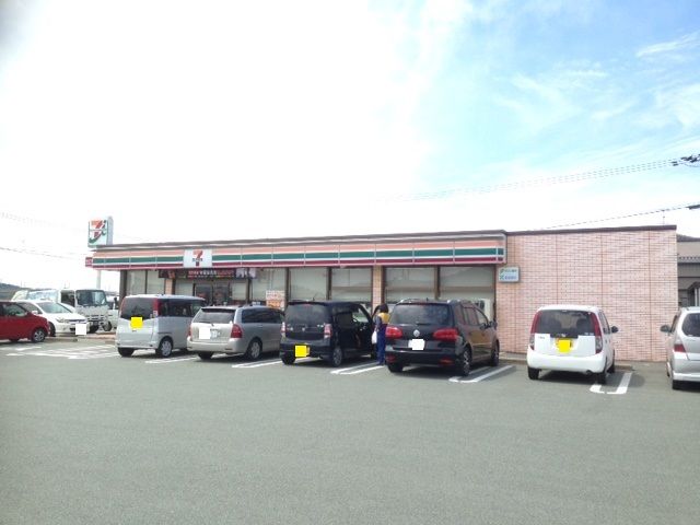 近くのセブンイレブン玉名下店まで1,300m（徒歩17分）