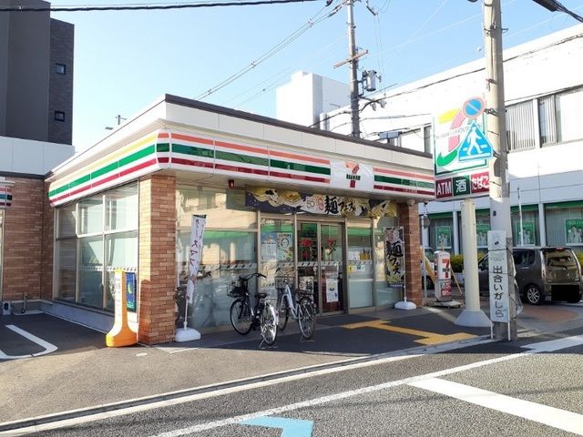 近くのセブンイレブン長岡京セブン通りまで750m（徒歩10分）