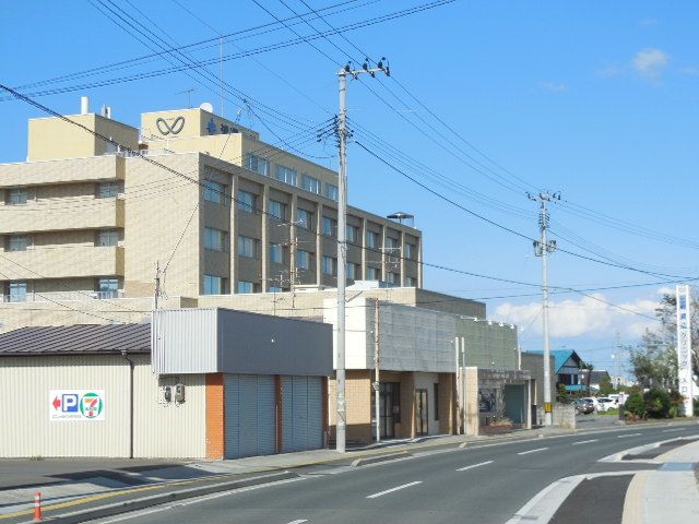 近くの渡辺クリニックまで900m（徒歩12分）