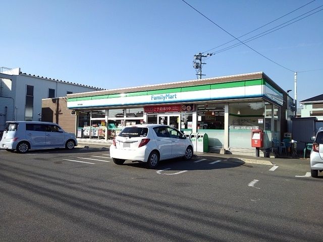近くのファミリーマート筑前原地蔵店まで850m(徒歩11分)