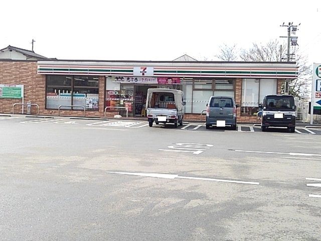 近くのコンビニまで170m（徒歩3分）