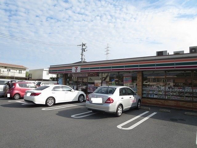 近くのセブンイレブン光市中央1丁目店まで500m(徒歩7分)