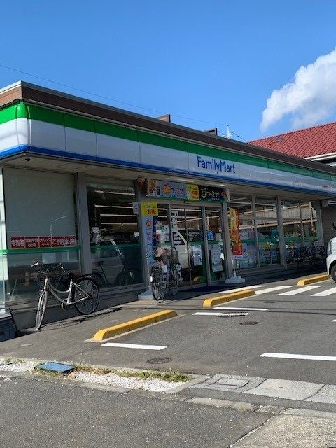 近くのファミリーマート青梅新町５丁目まで450m（徒歩6分）